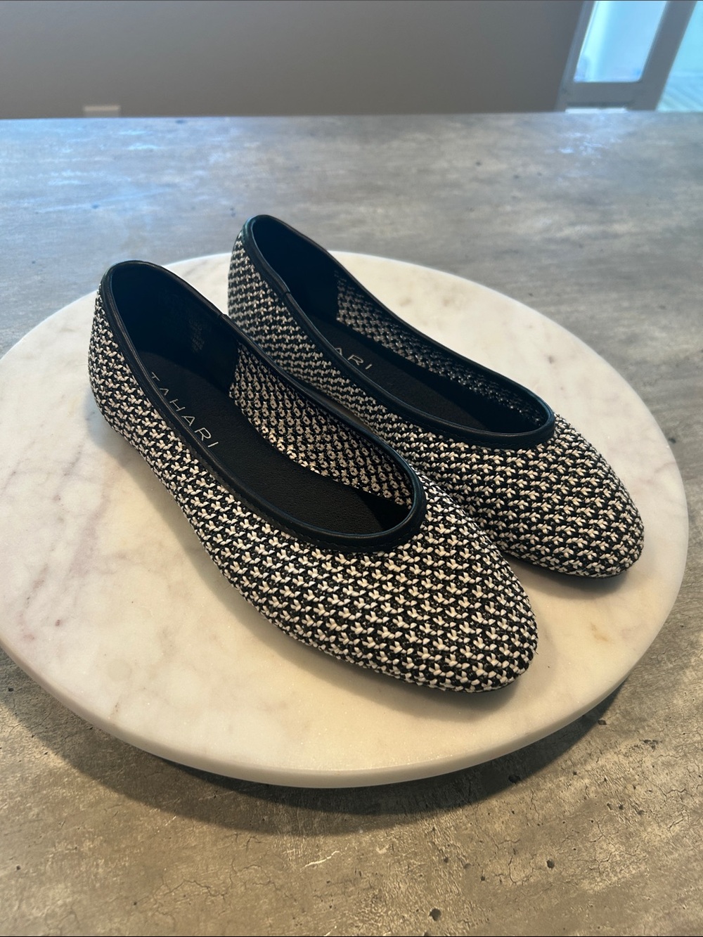 Tahari Black & White Tweed Women’s size 8